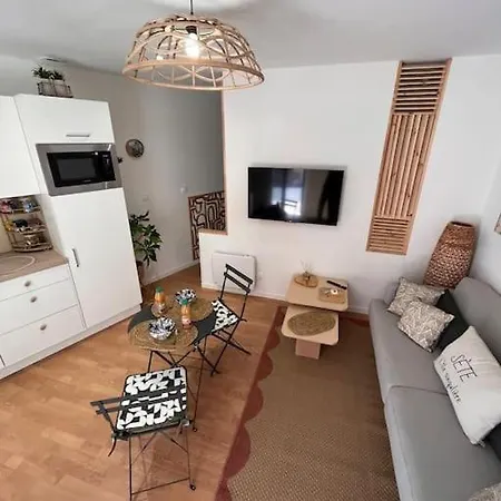 Elegant Petit * Sete